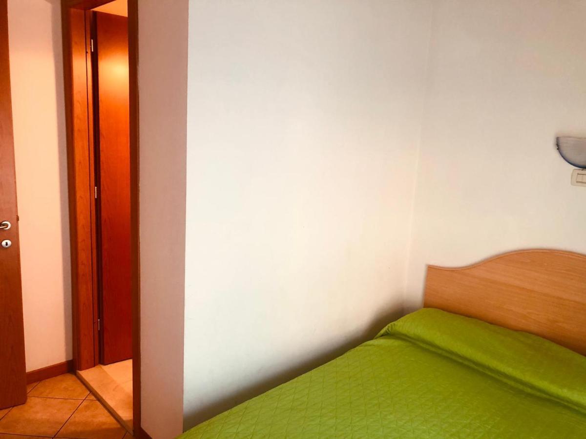 Guardamar Apartment Каорле Екстериор снимка